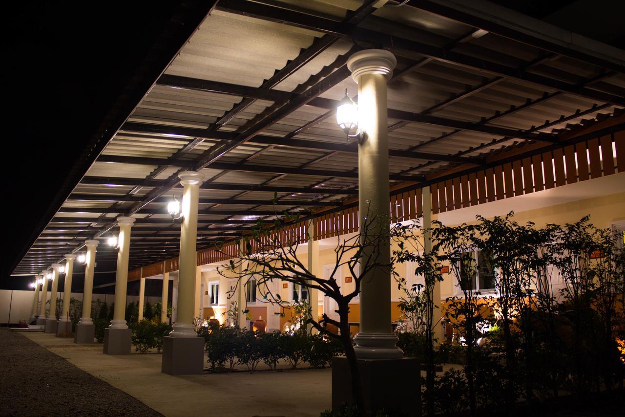 Fancy Carp Resort Cha-Am Ngoại thất bức ảnh