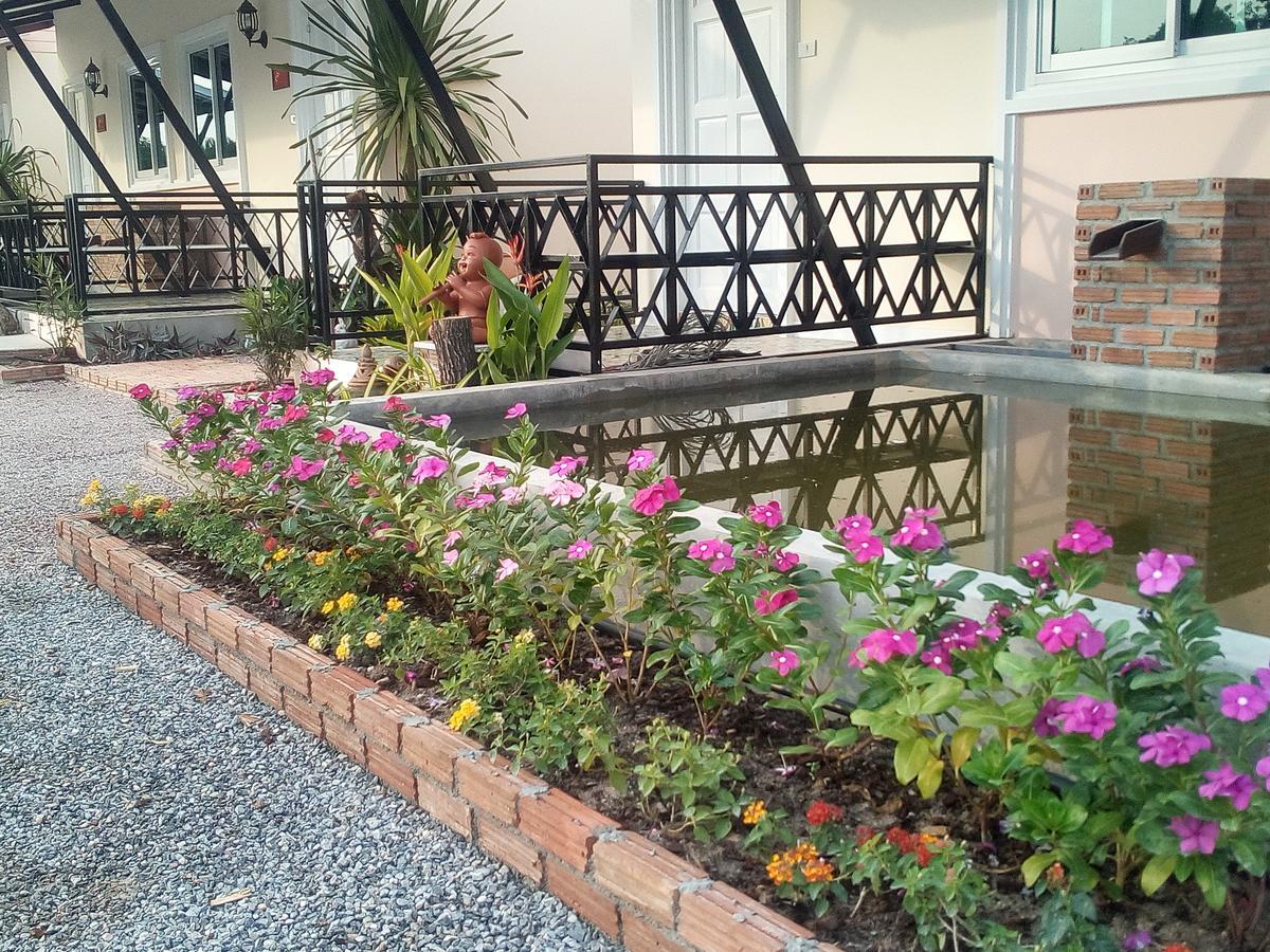 Fancy Carp Resort Cha-Am Ngoại thất bức ảnh